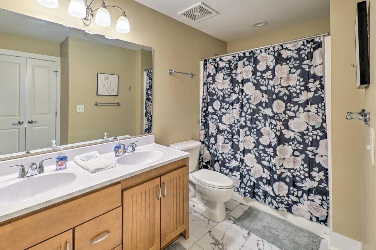 Grand Haven Condo - Walk To Nearby Hot Spots! Exterior foto