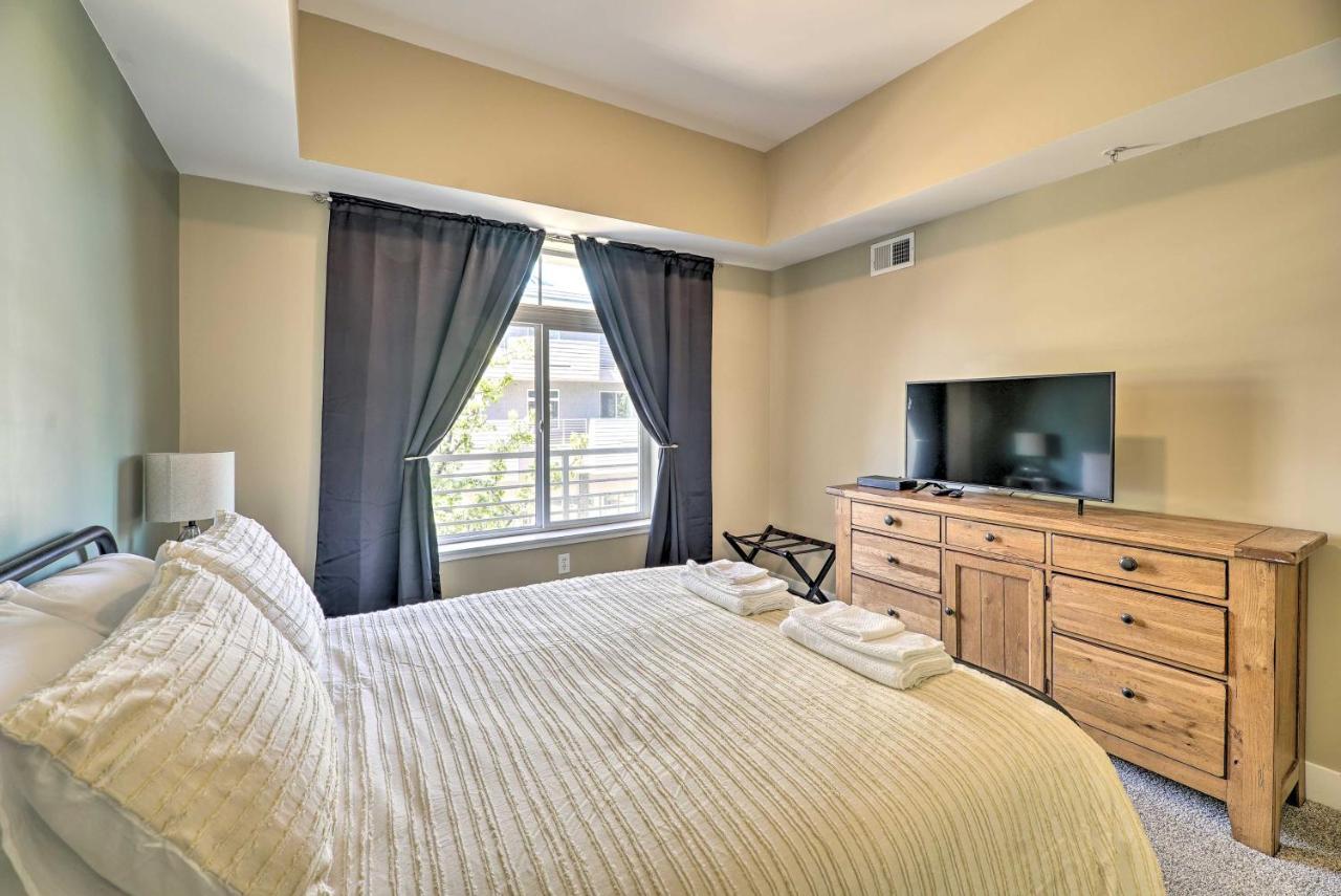 Grand Haven Condo - Walk To Nearby Hot Spots! Exterior foto