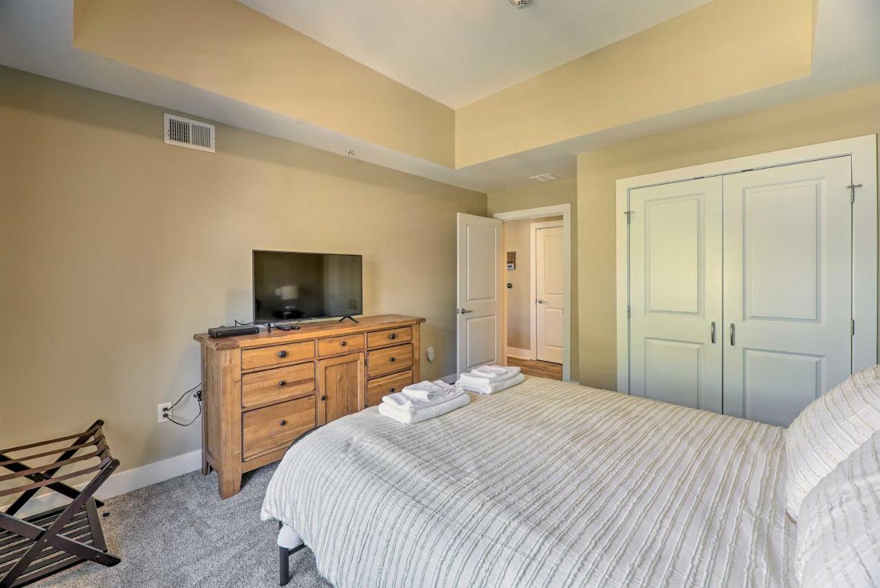 Grand Haven Condo - Walk To Nearby Hot Spots! Exterior foto